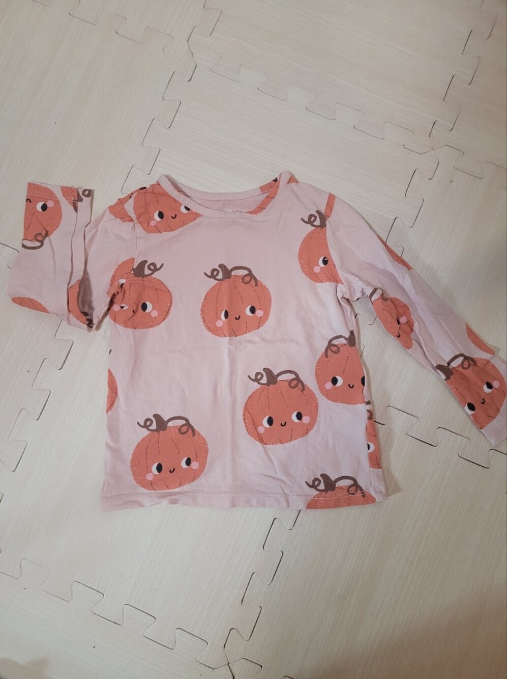 4/$10 H&M Pink Pumpkin Long Sleeve T-shirt Size 2T